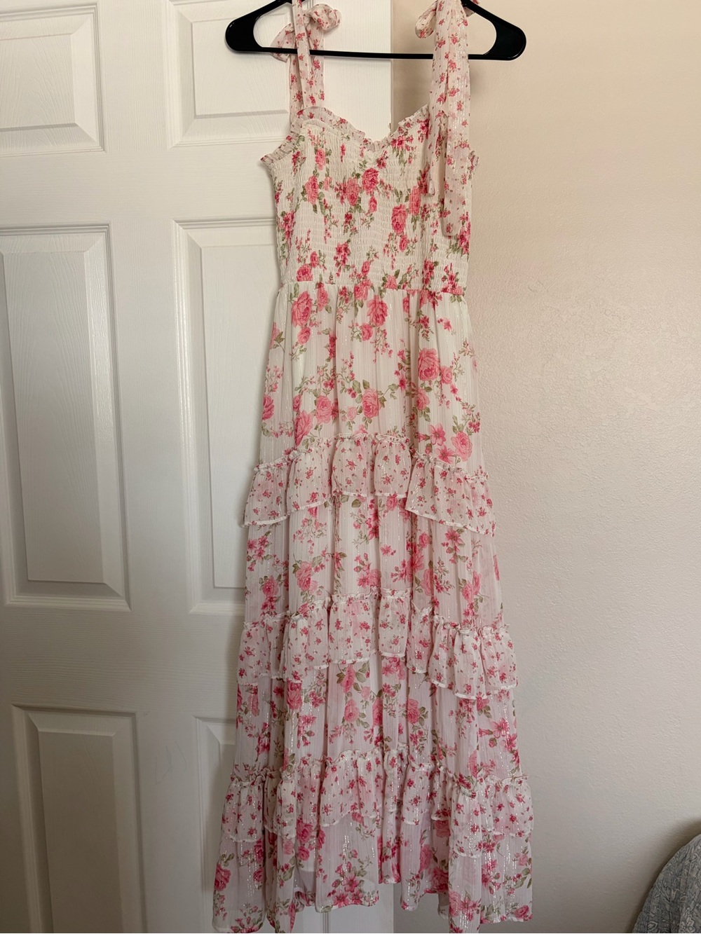 Altard state white and pink ruffle maxi dress size M✨🌸🌹